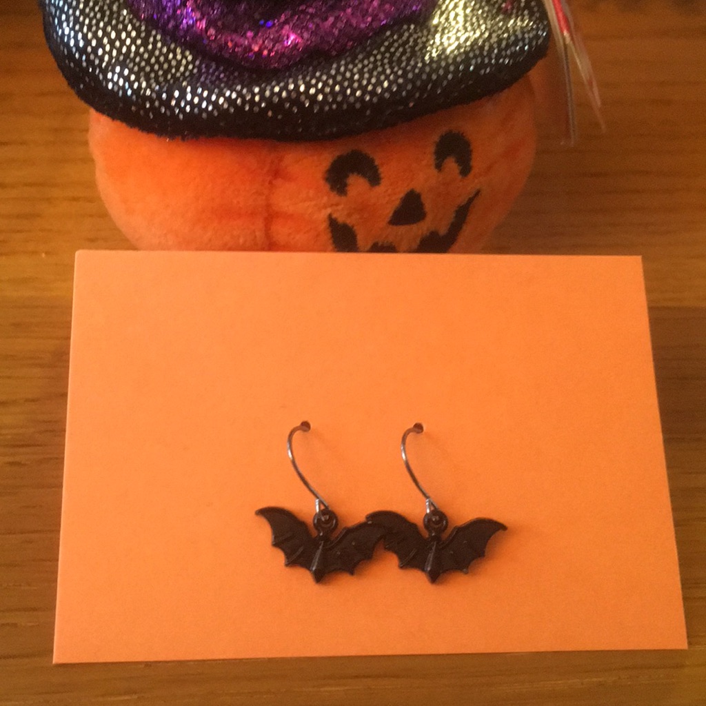 Halloween Bat Earrings 6$